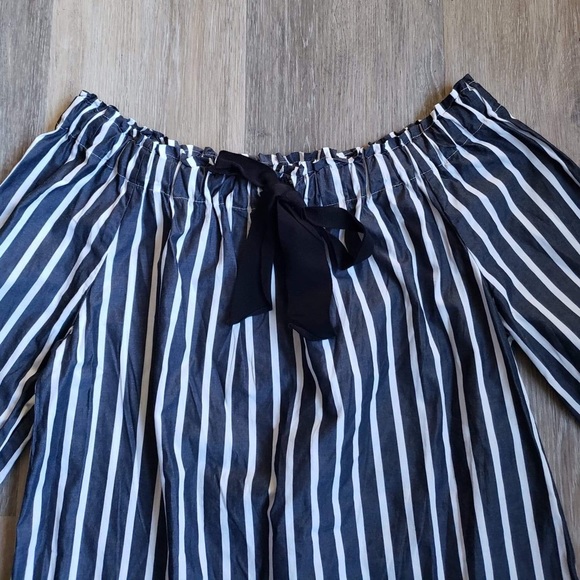 Cute J.Crew off the shoulder top - Picture 4 of 13